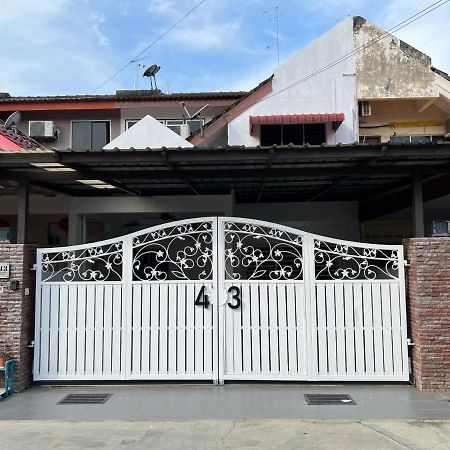 M Guest House2 Muar Exterior foto